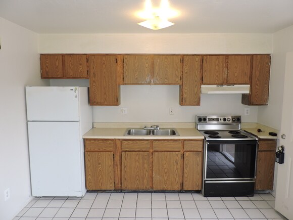 Building Photo - 9602 N 11th Ave