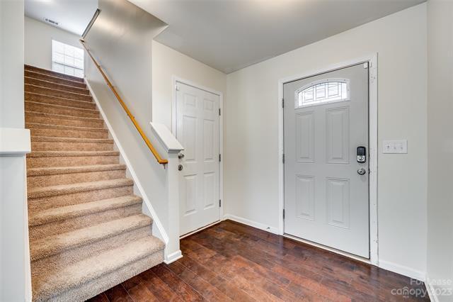 Building Photo - 9539 Kendall Dr