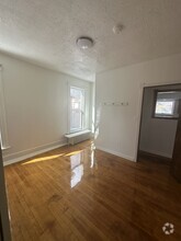 Building Photo - 409 Cedar St