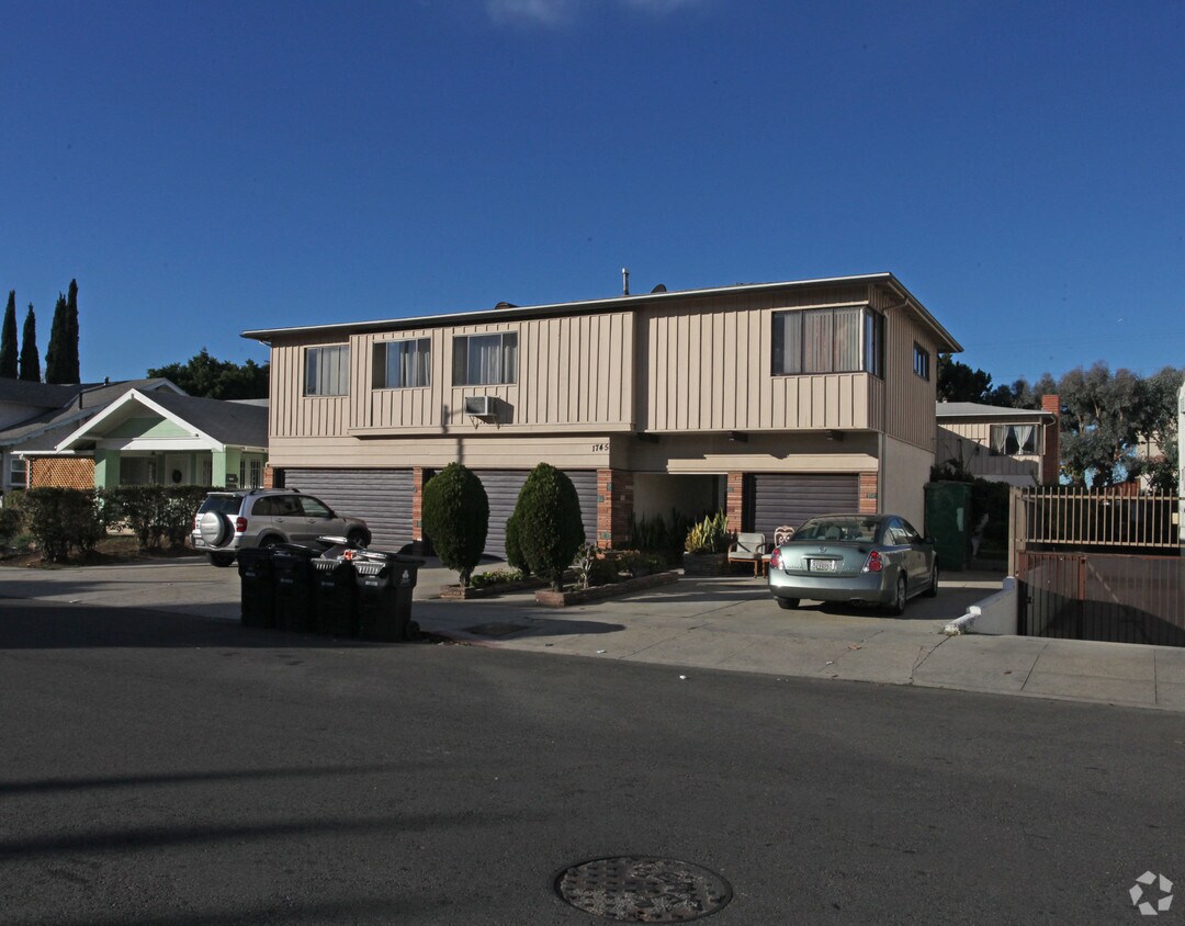 Building Photo - 1745 N Berendo St