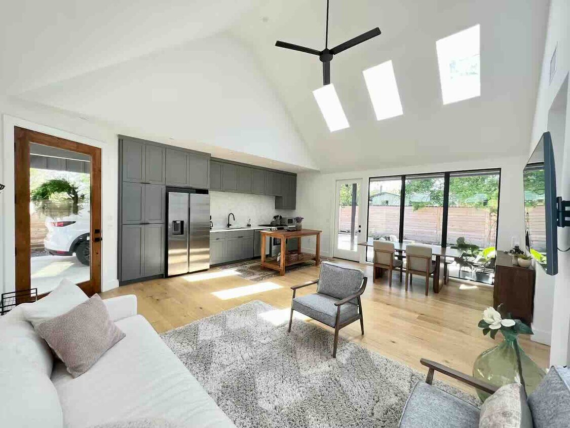 Foto principal - 7809 Mullen Dr