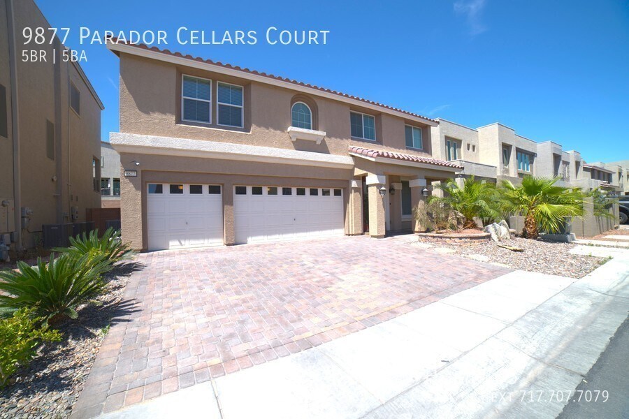 Primary Photo - Luxurious 5 bed 5 bath Paradise in Las Veg...