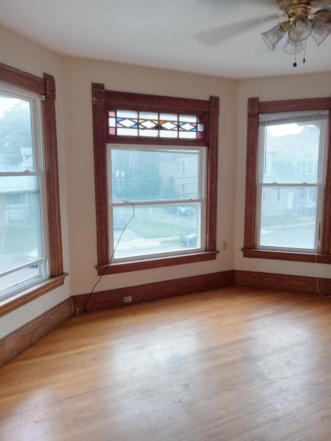 Building Photo - 455 Wilkinson St