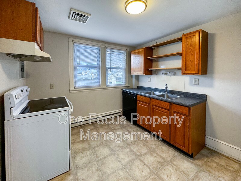 817 W 4th St Unit 3, Williamsport, PA 17701 Condo for Rent in Williamsport, PA