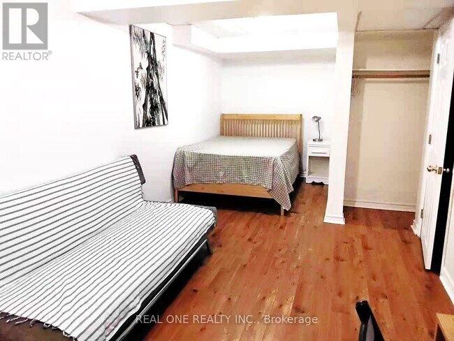 Building Photo - 5070 Rising Star Ct