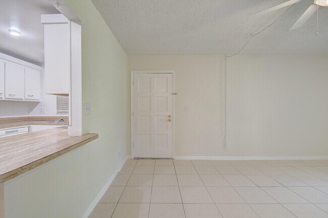 Foto del edificio - 1291 NW 13th St