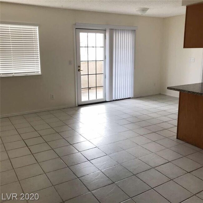 Building Photo - 101 Luna Way