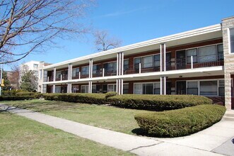 Building Photo - 1005 N Harlem Ave