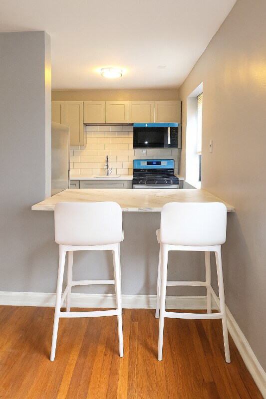 Building Photo - 165 Vroom St