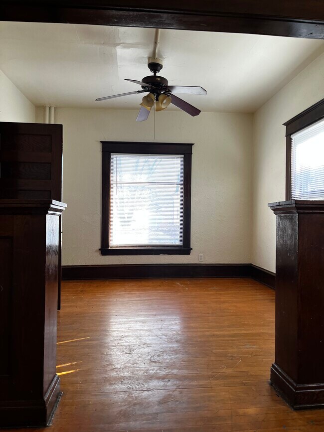 Living Room - 2500 16th Ave S