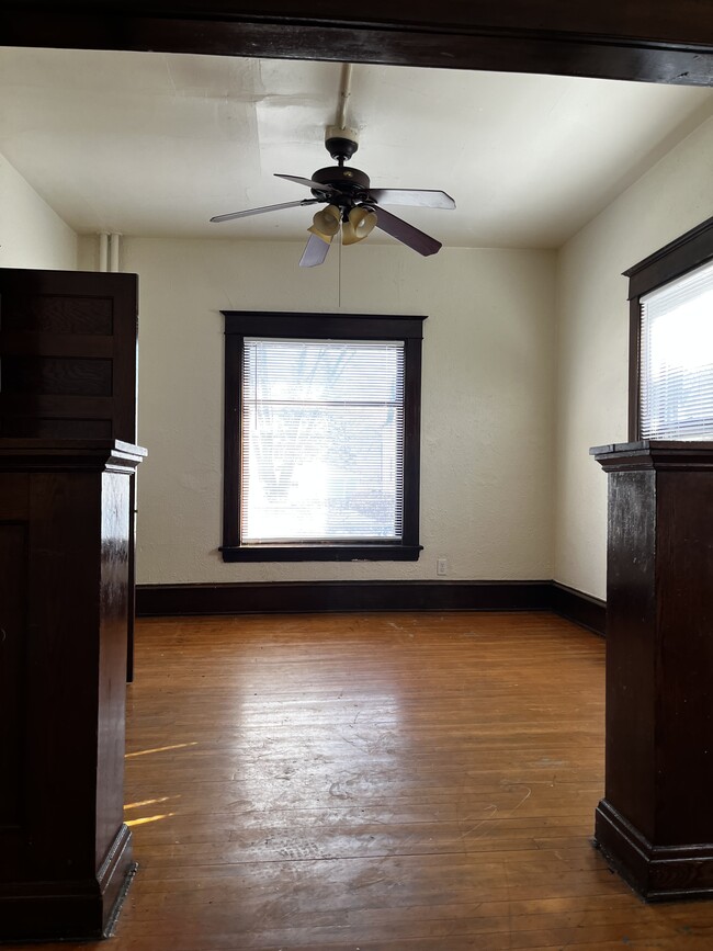Living Room - 2500 16th Ave S