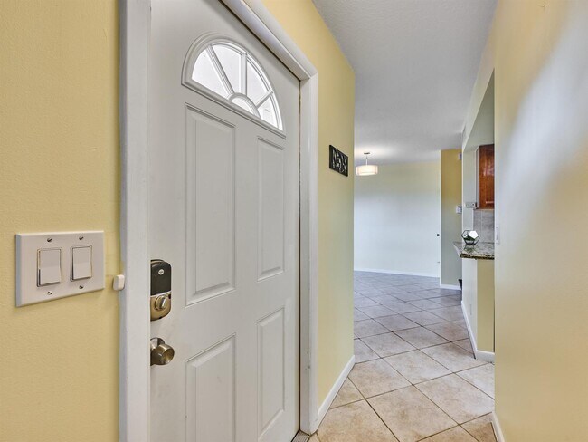 Building Photo - 4075 Village Dr