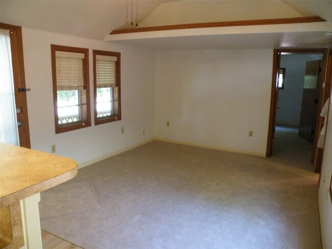 Foto del edificio - 703 Clear Lake Rd