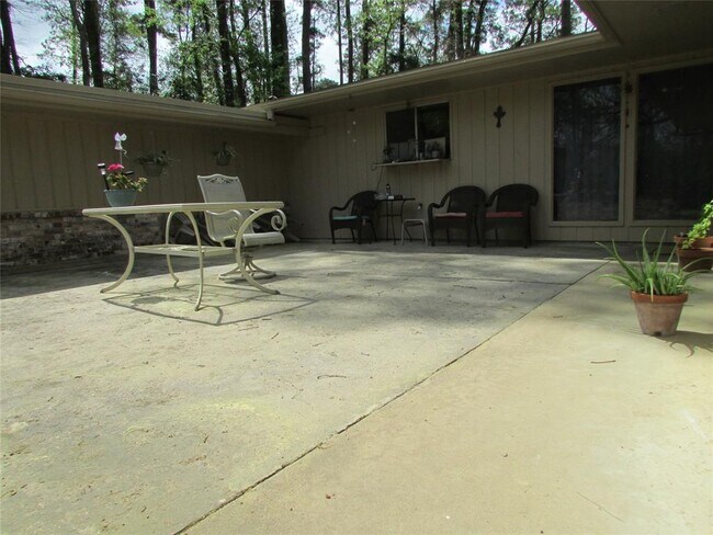 Building Photo - 8 Hanover Ln