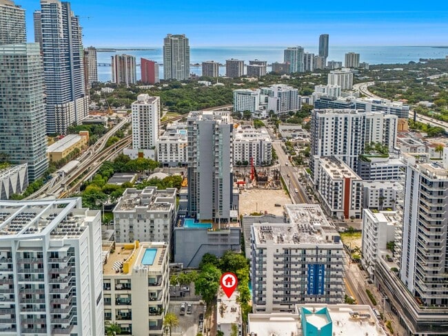 Foto del edificio - 150 SW 10th St