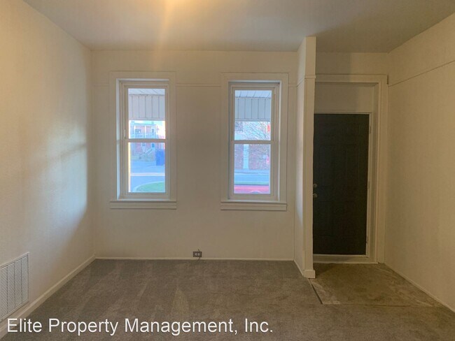 Foto del edificio - 4 br, 1 bath House - 929 W. Poplar Street