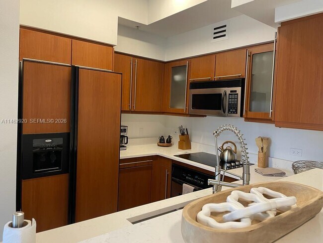 Foto del edificio - 2069 S Ocean Dr