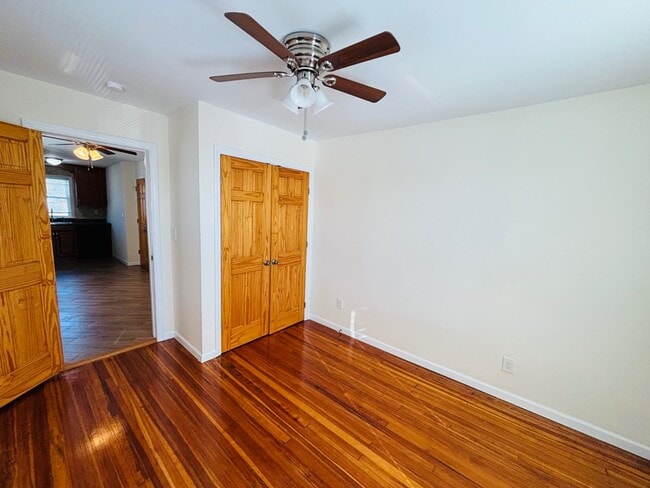 Building Photo - 27 1st St