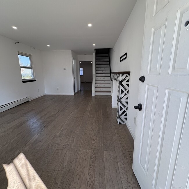 Building Photo - 45 Birdsey St