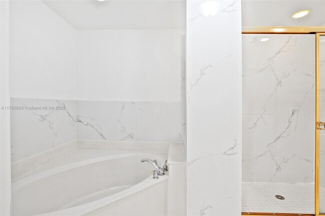 Foto del edificio - 10730 NW 66th St