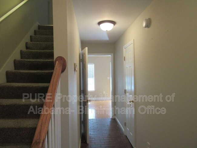 Foto del edificio - 152 Rocky Ridge Dr