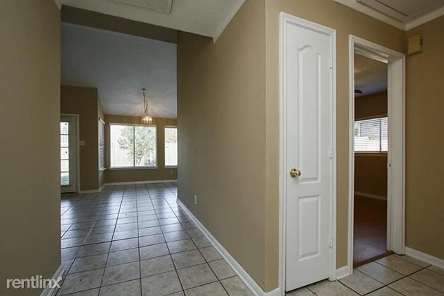 Building Photo - 3 br, 2 bath House - 19458 R Cypress River...