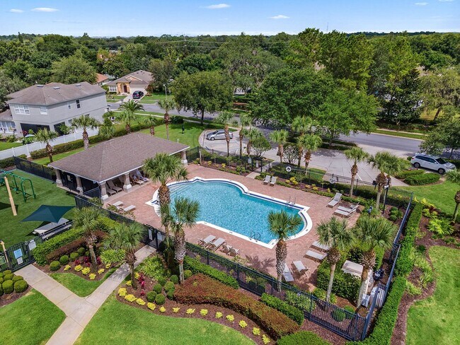 Foto del edificio - 4/2 in Gated Community near Tuskawilla Rd ~ Tile and Laminate Floors ~ Screened Patio ~  Communit...