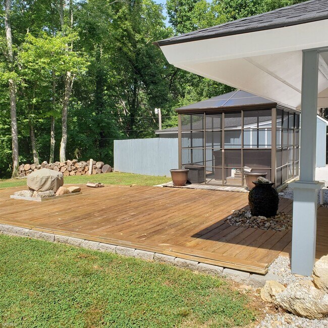 Building Photo - 3 br, 3.5 bath House - 416 De Armond Rd