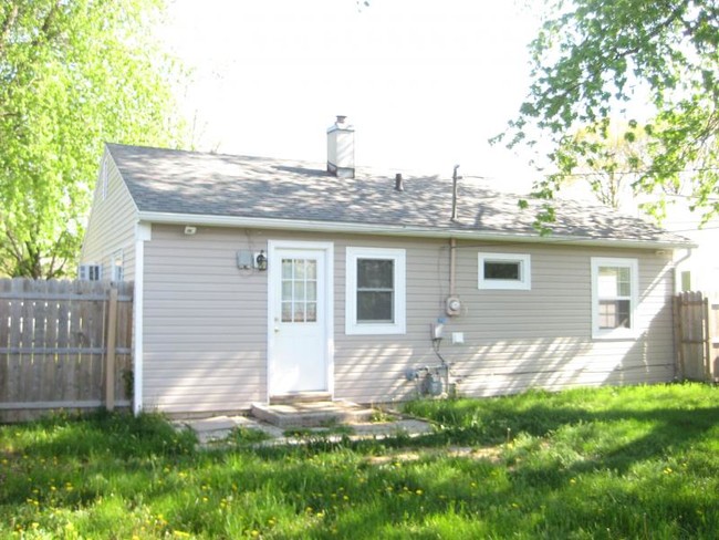 Building Photo - 2107 W. 8th Street