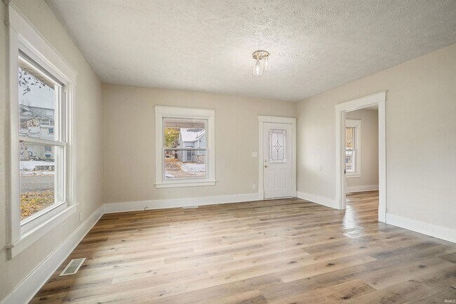 Foto del edificio - 1012 E Taylor St