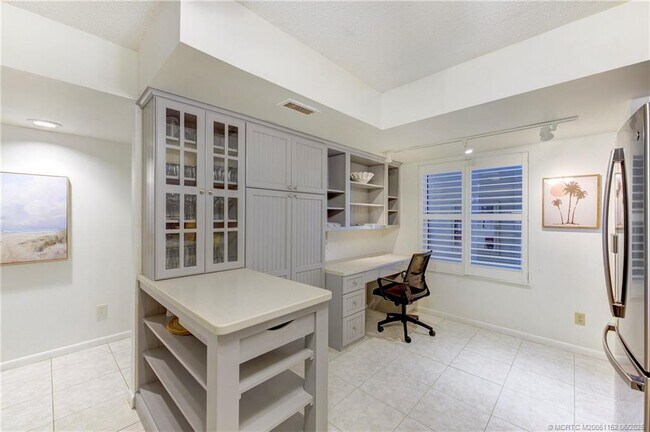 Foto del edificio - 2571 NE Ocean Blvd