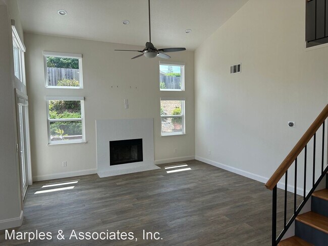 Building Photo - 3 br, 2 bath House - 626 Rose Drive