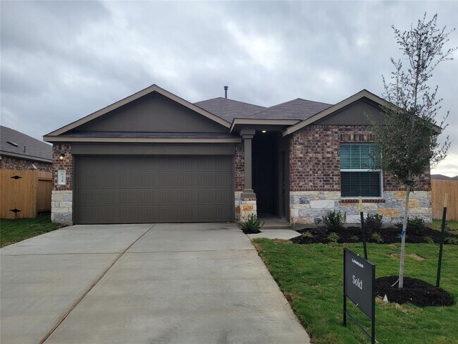Building Photo - 634 Waterway Ave