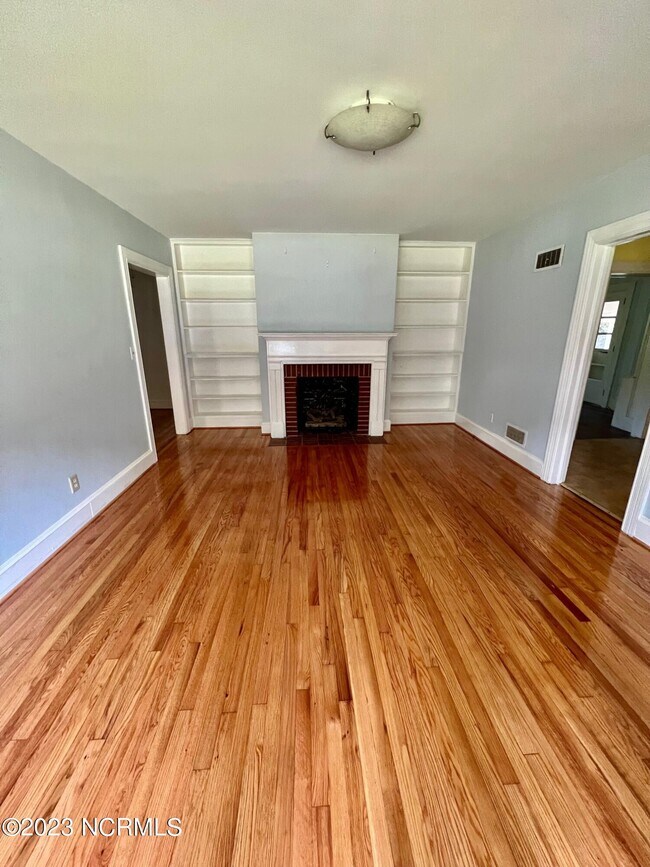 Foto del edificio - 3340 S Davis Dr
