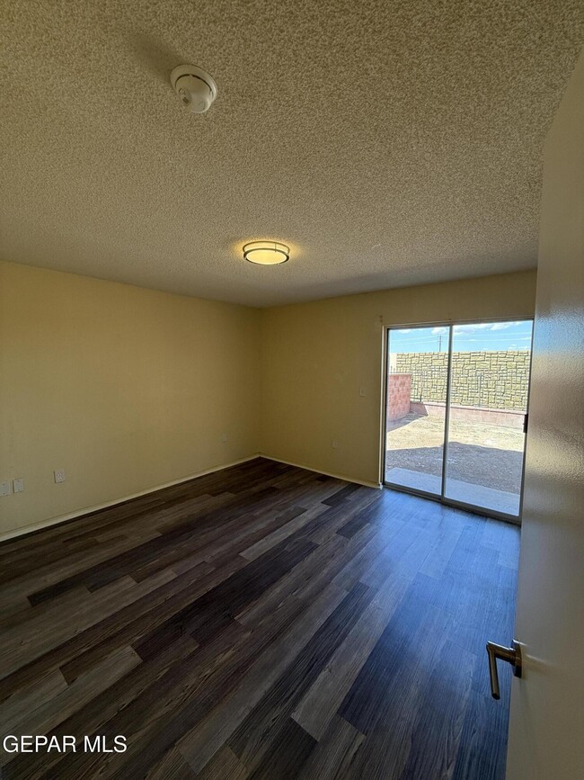 Foto del edificio - 3635 Waterspring Way