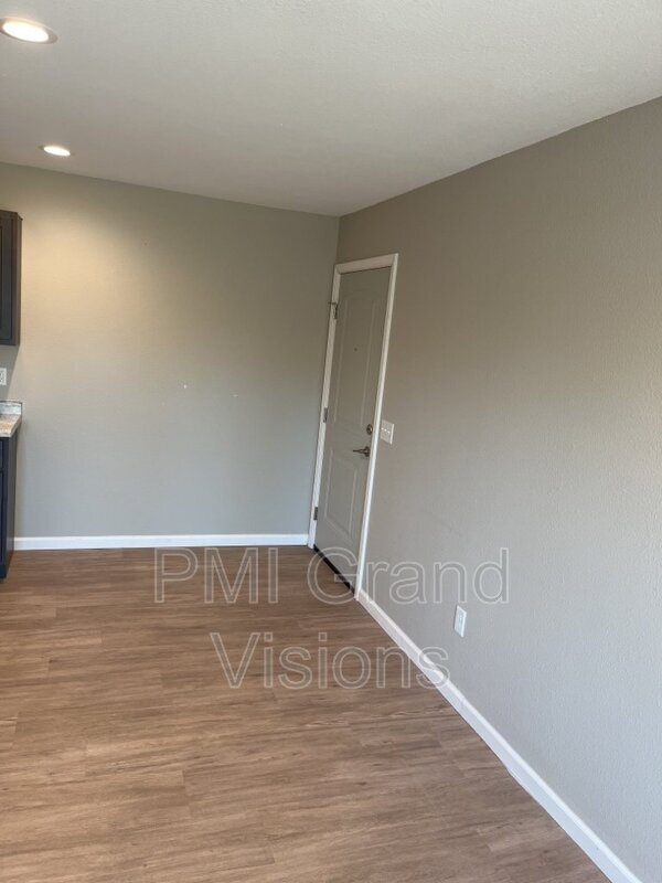 Foto del edificio - 1401 W North 4th St