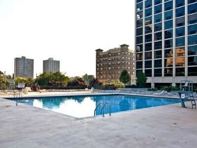 Foto del edificio - 4343 N Clarendon Ave
