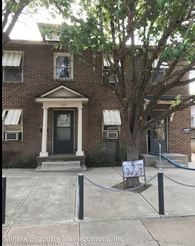 Building Photo - 1305 Parker St