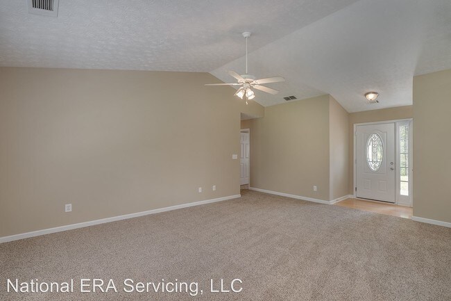 Building Photo - 531 S River Dr