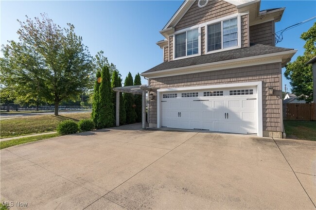 Building Photo - 23711 Wolf Rd