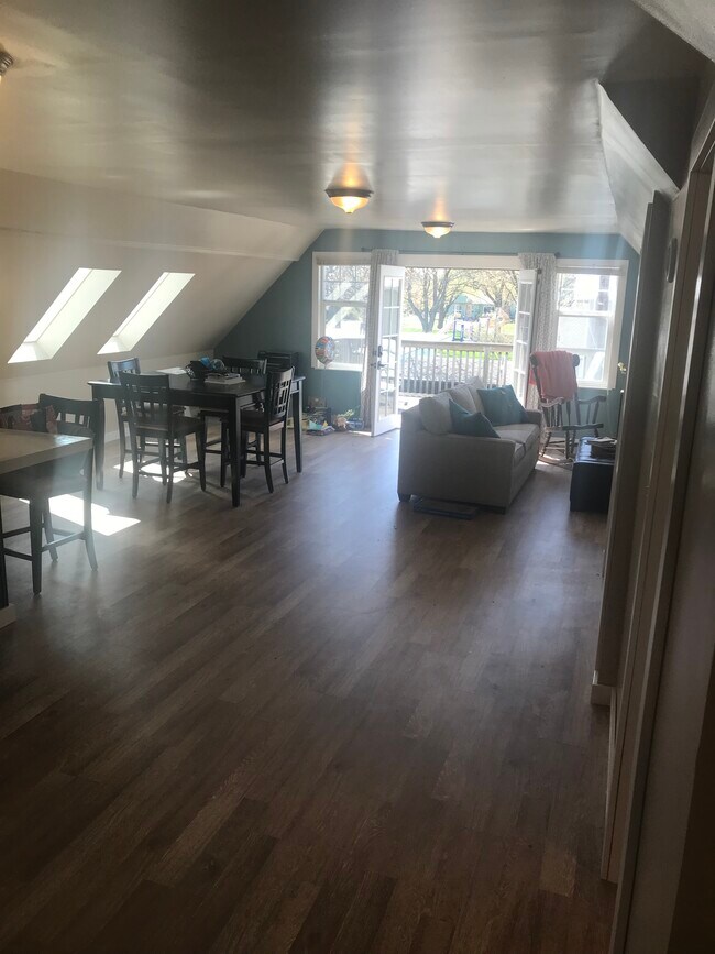 Living Area - 2909 Walnut St