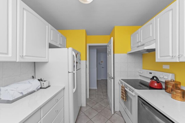 Building Photo - 1 bedroom in Chicago IL 60613