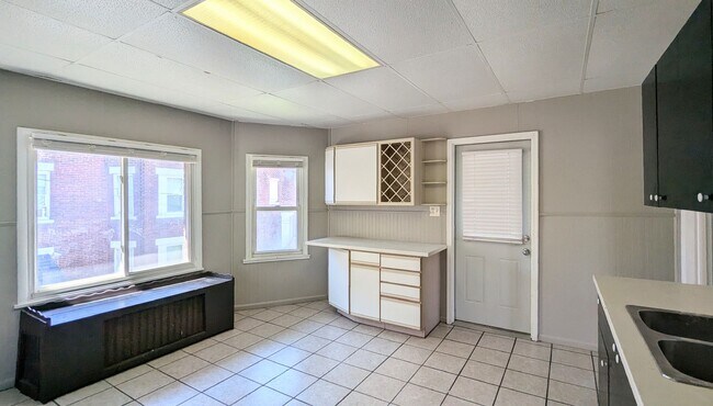Foto del edificio - 841 N Broadway St