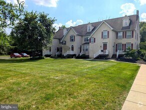 Building Photo - 204 River Birch Cir