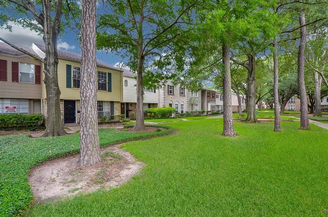 Foto del edificio - 12927 Trail Hollow Dr
