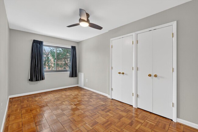 Foto del edificio - Professionally Managed, 2 Bedroom Corner Unit // Glover Park // Parking Included