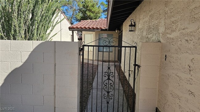 Building Photo - 4220 Whippoorwill Cir