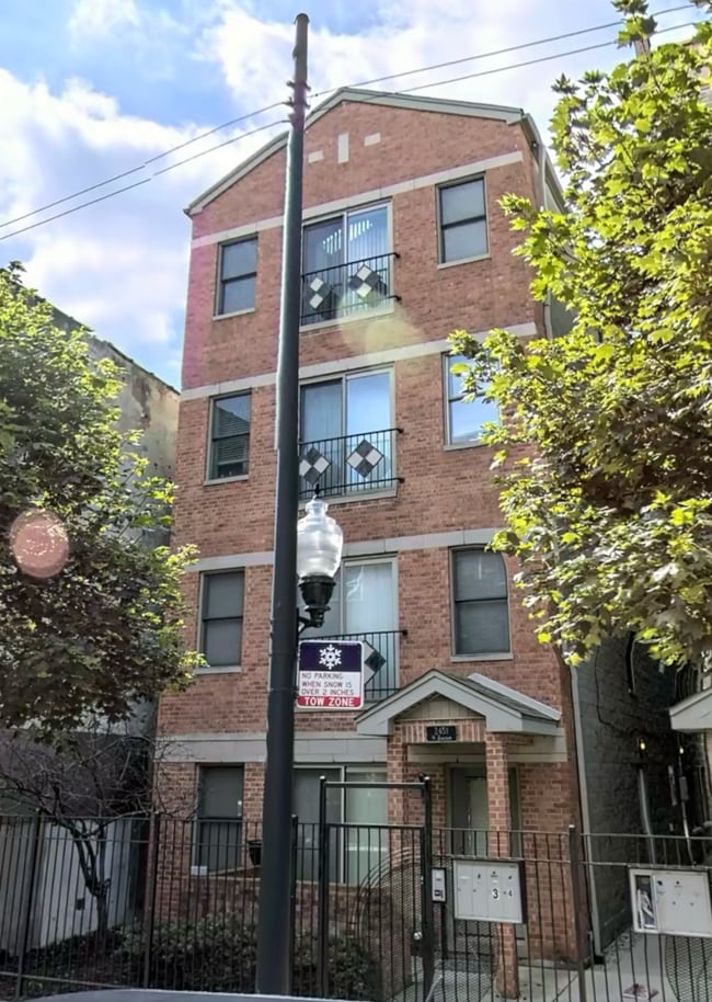 Building Photo - 2451 W Harrison St