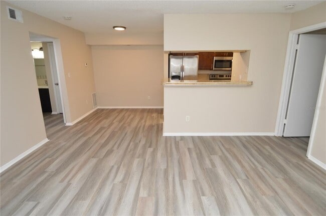 Foto del edificio - 8718 Mallard Reserve Dr
