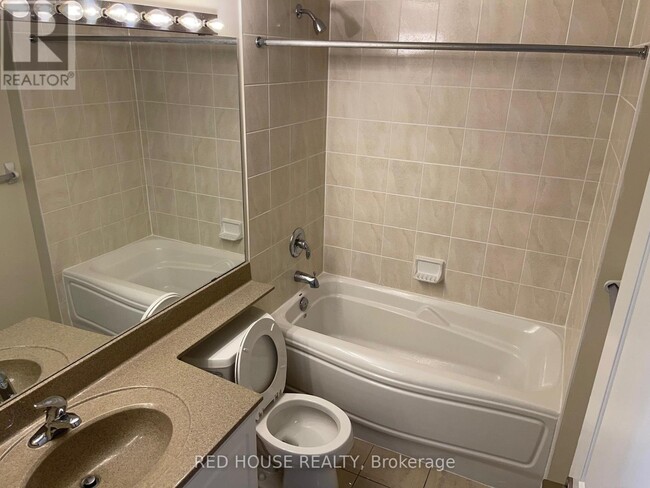 Building Photo - 4968 Yonge St